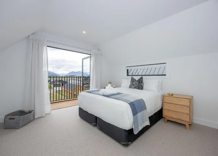 Hébergement de vacances Marjon Peak Retreat | Spa, Pool & Mountain Views