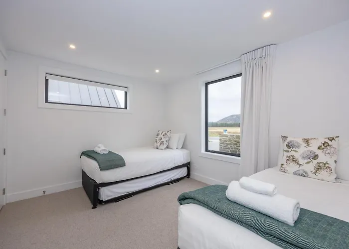 Hébergement de vacances Marjon Peak Retreat | Spa, Pool & Mountain Views Wanaka