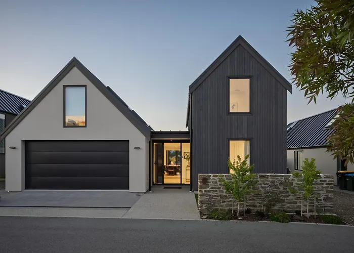 Marjon Peak Retreat | Spa, Pool & Mountain Views
