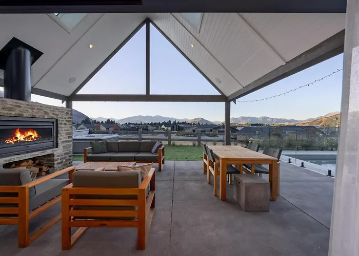 Hébergement de vacances Marjon Peak Retreat | Spa, Pool & Mountain Views Wanaka